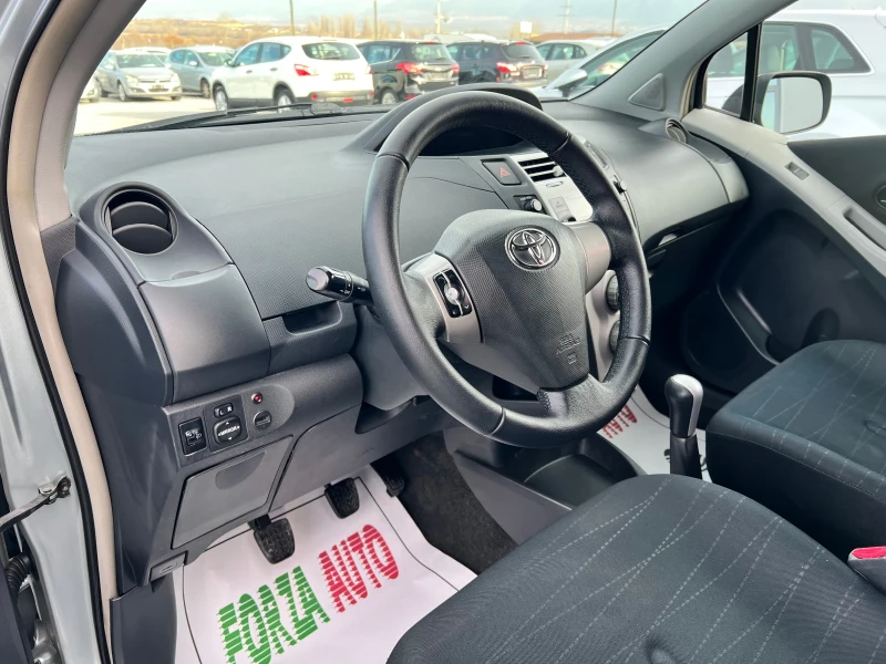 Toyota Yaris 1.4D-4D, снимка 9 - Автомобили и джипове - 48027089