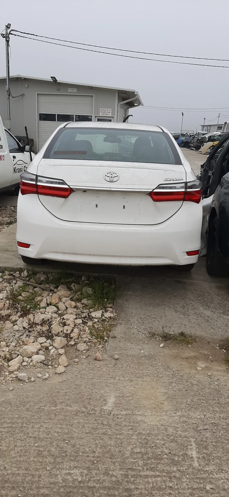Toyota Corolla 1.6i, снимка 3 - Автомобили и джипове - 49975601
