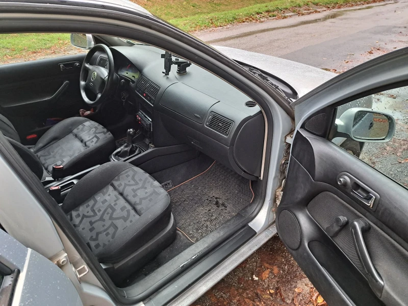VW Golf 1.9 TDI, снимка 12 - Автомобили и джипове - 52499999