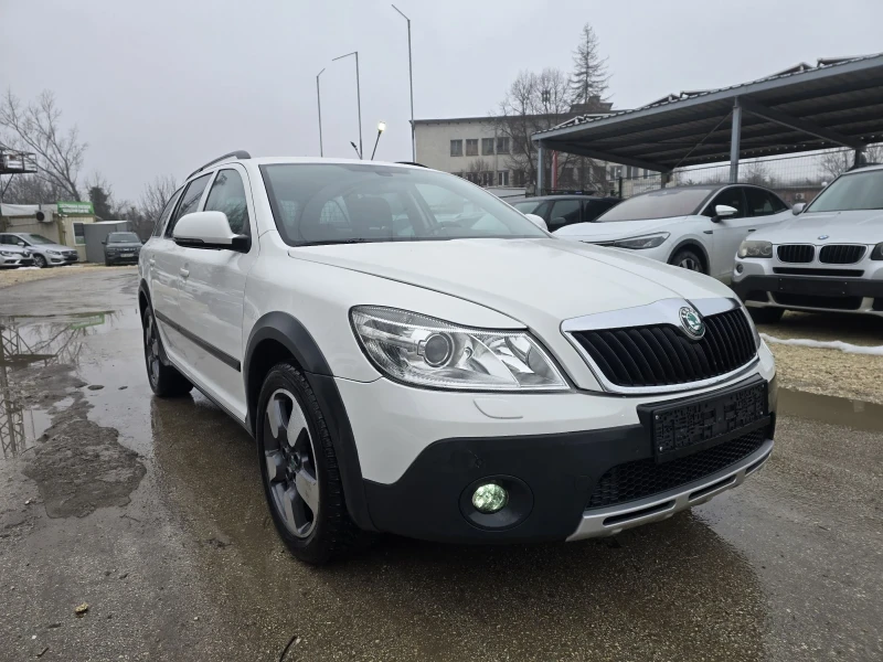 Skoda Octavia Scout 2.0TDI 140к.с 4x4 DSG, снимка 2 - Автомобили и джипове - 53245851