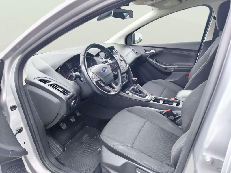 Ford Focus 1.0, снимка 8 - Автомобили и джипове - 53268528