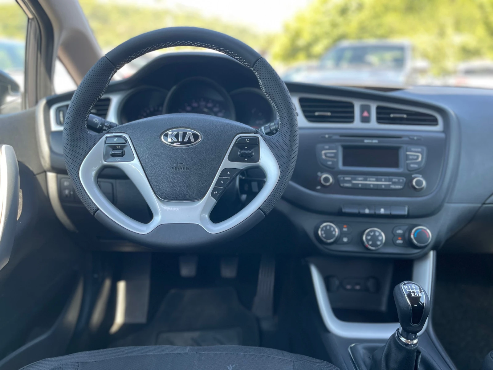 Kia Ceed 1.4CVVT-100к.с-6 скорости - изображение 10