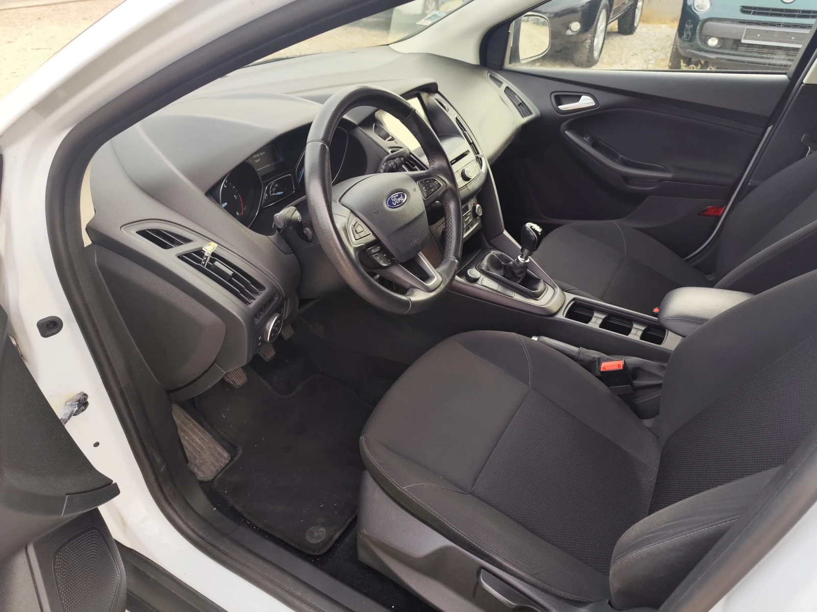 Ford Focus 1.5   | Mobile.bg   11