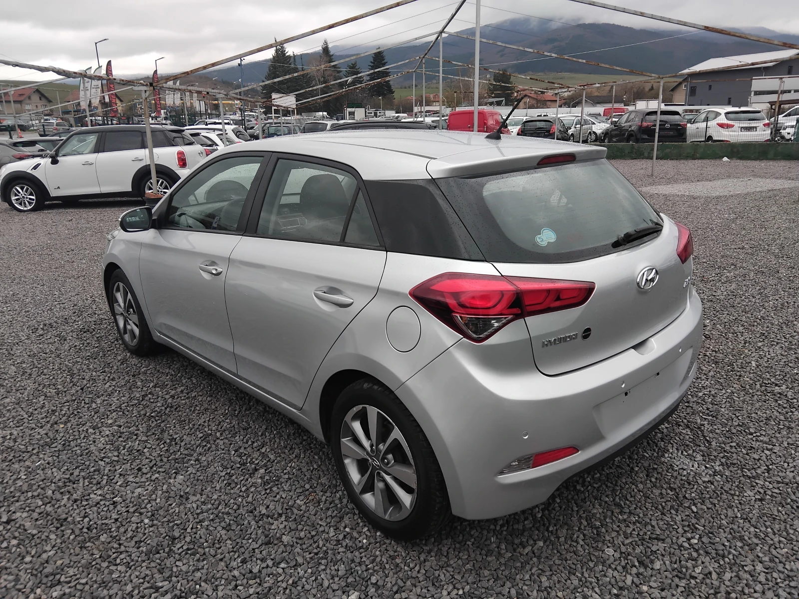 Hyundai I20 1.1CRDI EURO 6 - изображение 4