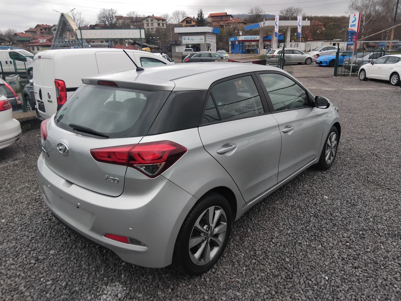 Hyundai I20 1.1CRDI EURO 6 - изображение 5