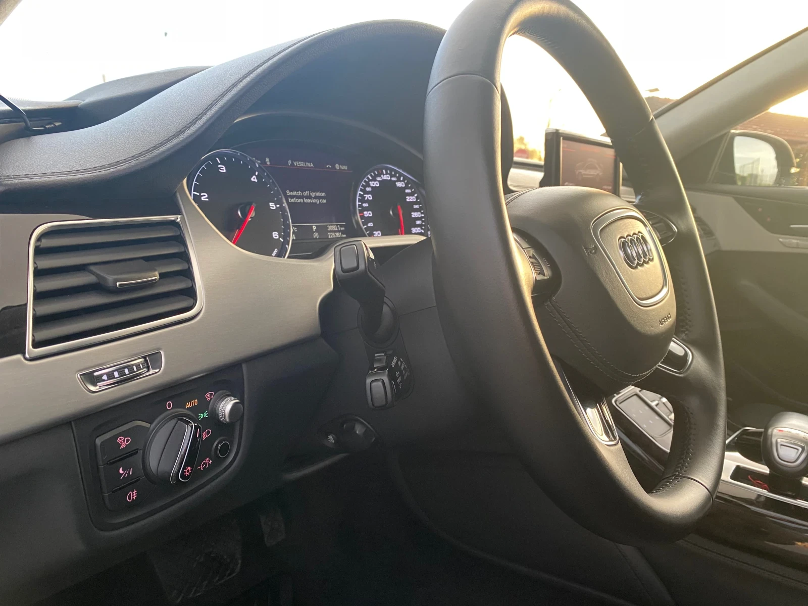 Audi A8 4.2 TDI LONG /360 камери/4 х подгрев и обдухване/ - изображение 8