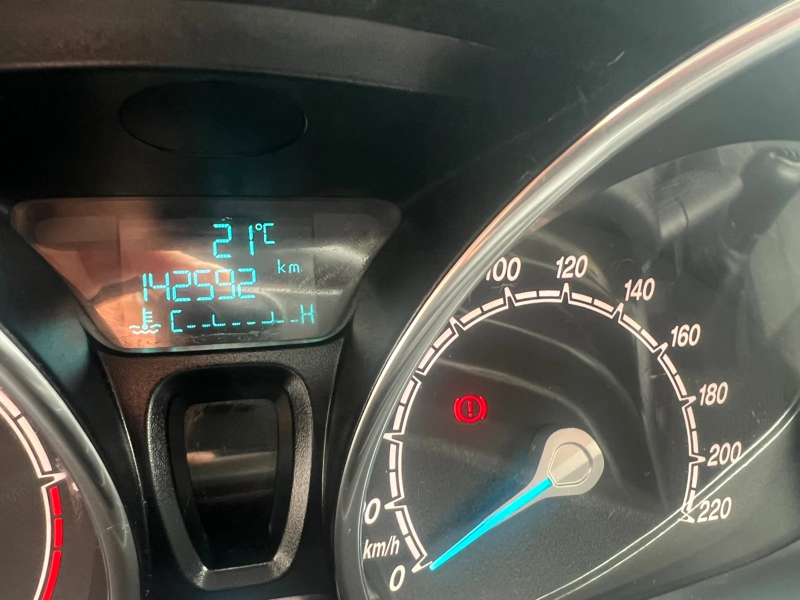 Ford Fiesta 1.5tdci EURO6 - изображение 10