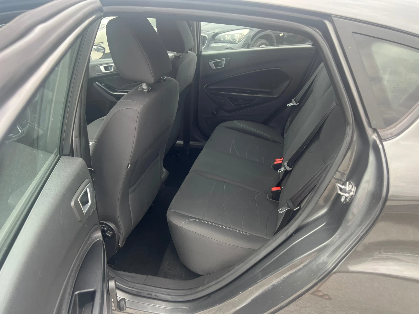 Ford Fiesta 1.5tdci EURO6 - изображение 9