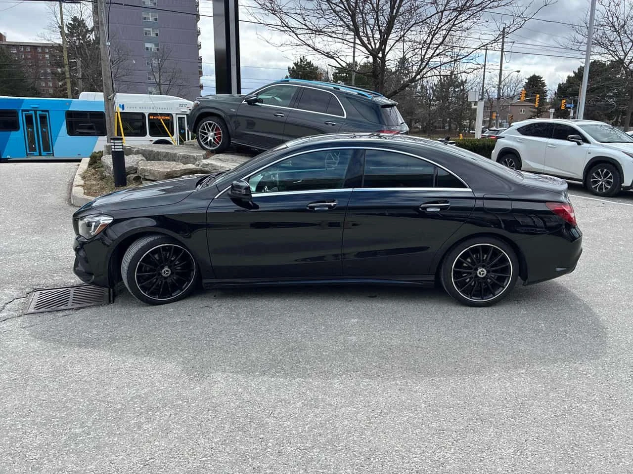 Mercedes-Benz CLA 250 * CARFAX * ПАНОРАМА * KEYLESS * ПОДГРЕВИ, снимка 2 - Автомобили и джипове - 53836218