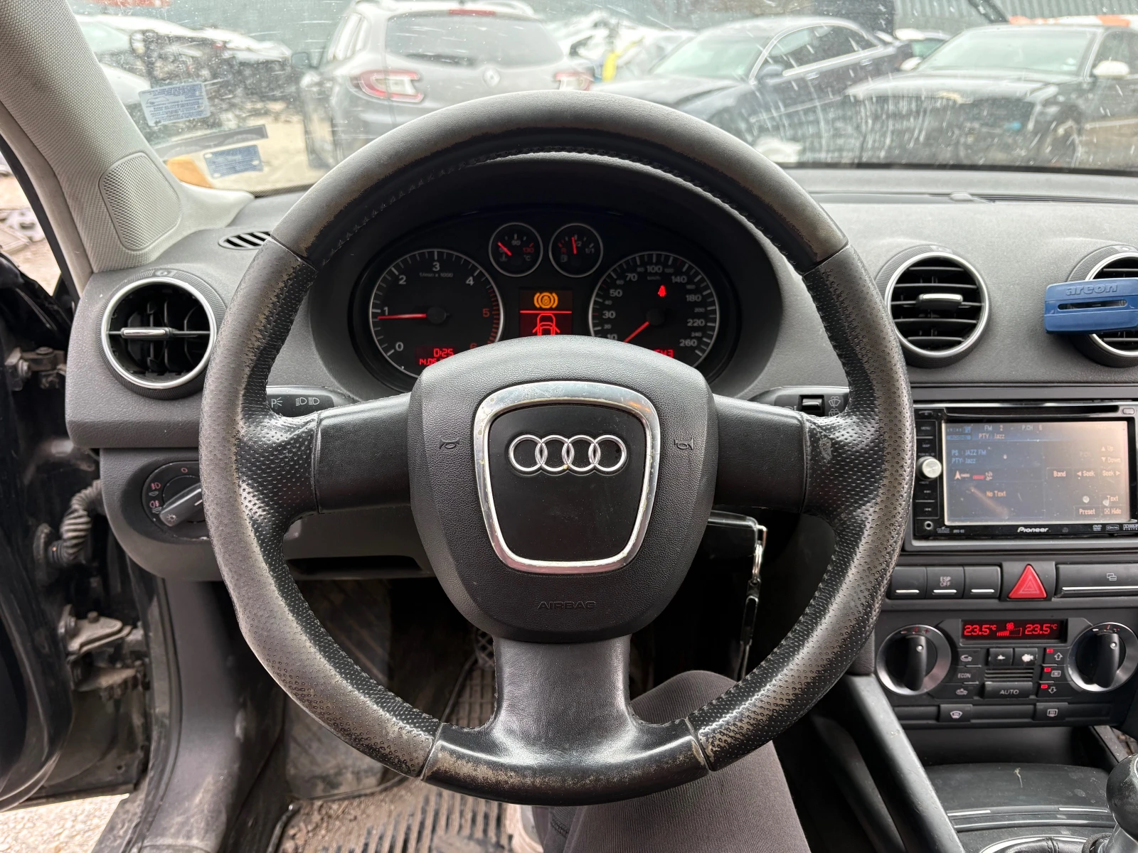 Audi A3 2.0 tdi BKD НА ЧАСТИ ръчка, снимка 13 - Автомобили и джипове - 53953450