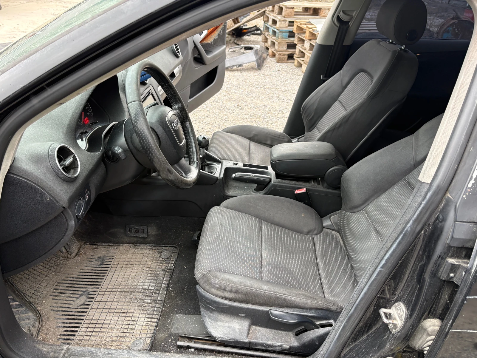 Audi A3 2.0 tdi BKD НА ЧАСТИ ръчка, снимка 10 - Автомобили и джипове - 53953450