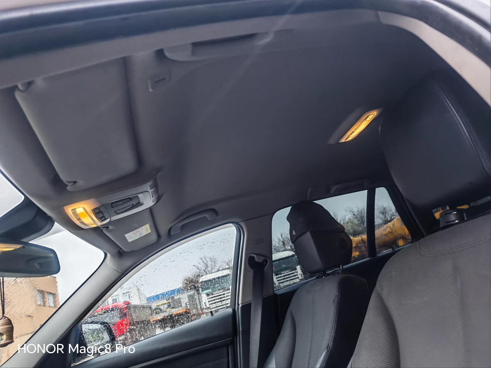 BMW 320 320i xDrive Sport, снимка 7 - Автомобили и джипове - 54061314