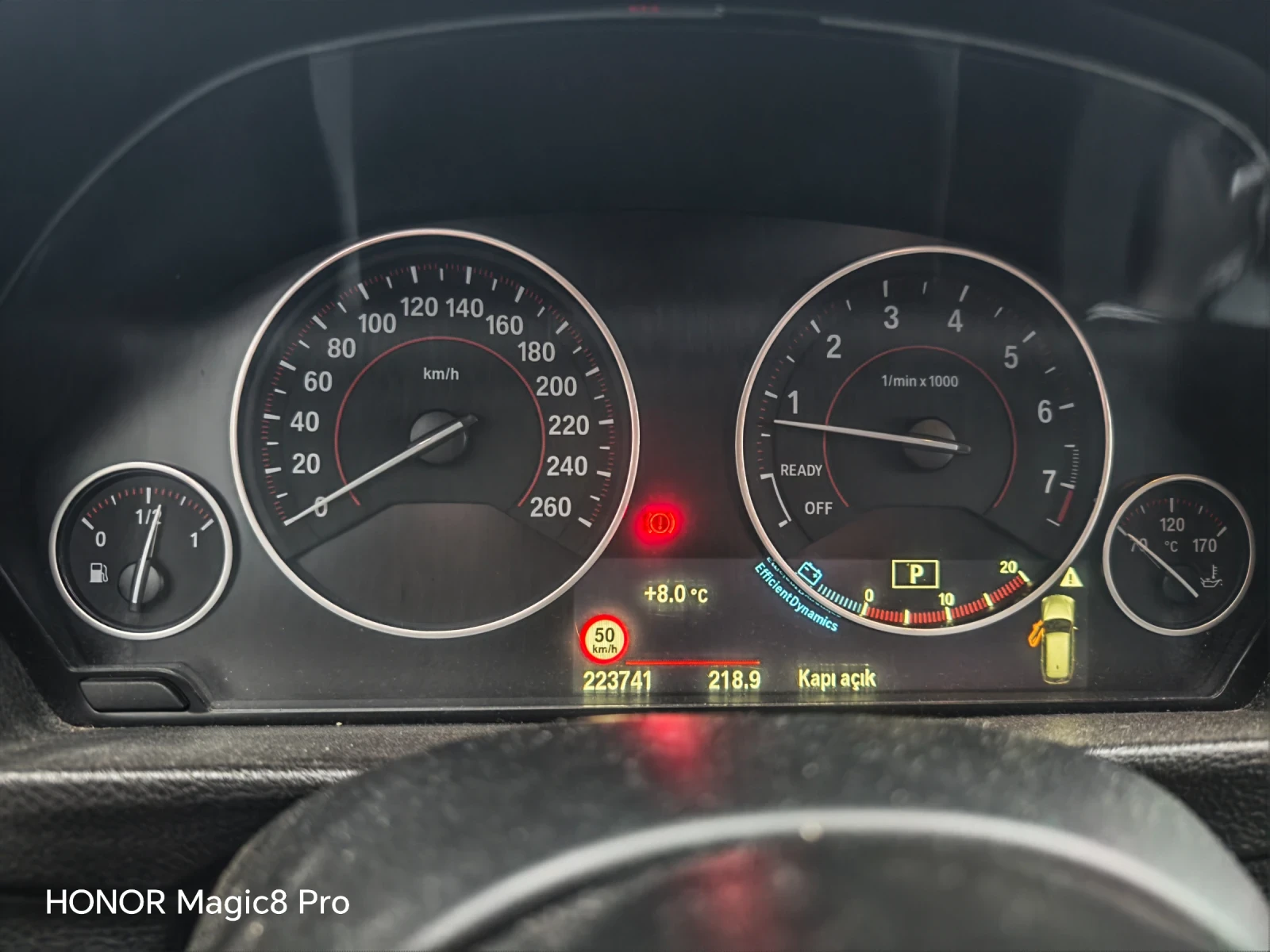 BMW 320 320i xDrive Sport, снимка 15 - Автомобили и джипове - 54061314