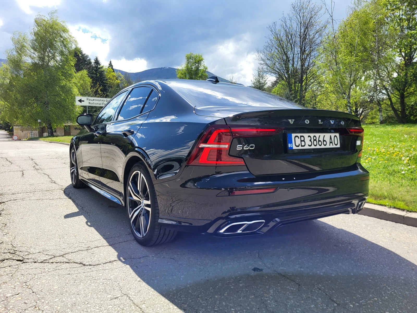 Volvo S60 T8 Recharge, снимка 4 - Автомобили и джипове - 54316668