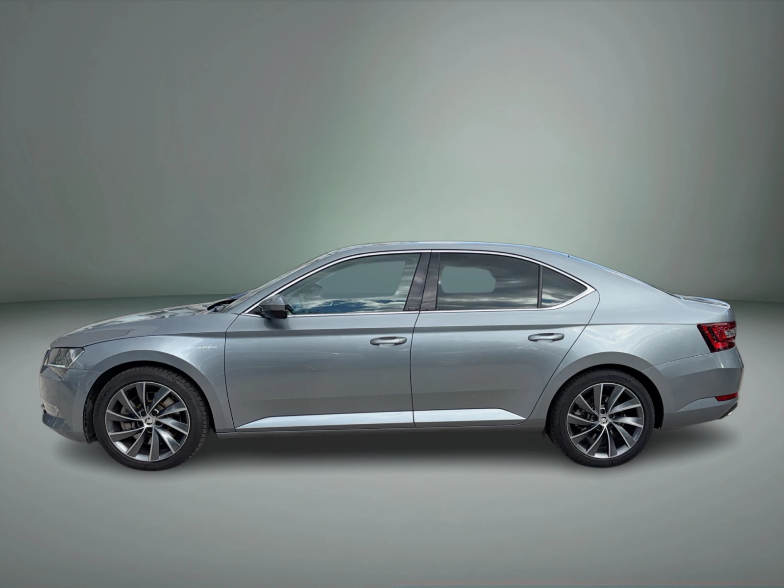 Skoda Superb L&K 2.0TSI 280 к.с. 7DSG 4х4, снимка 2 - Автомобили и джипове - 54414590