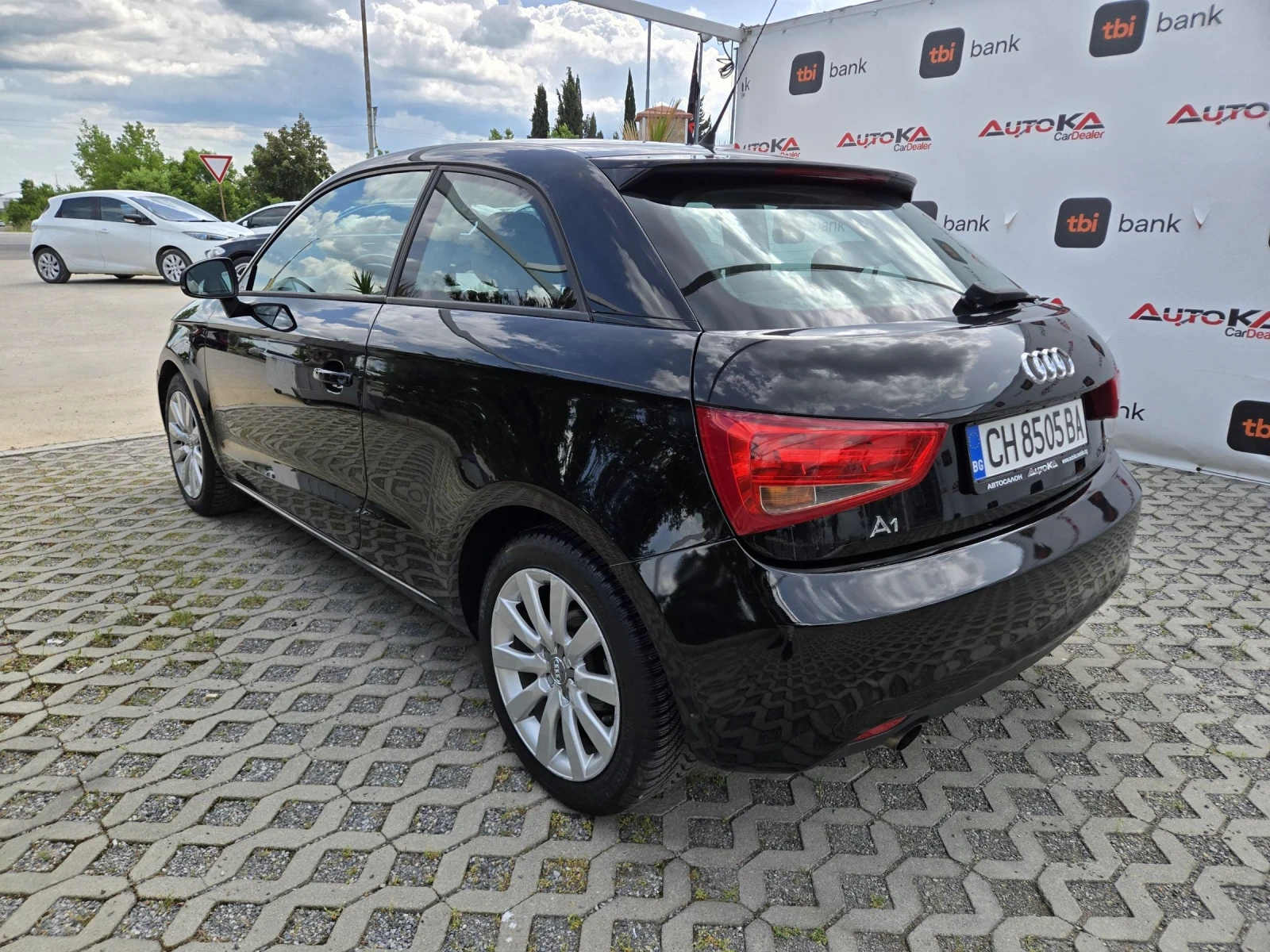 Audi A1 1.6TDI-105кс= КЛИМАТИК= НАПЪЛНО ОБСЛУЖЕН= EURO 5A, снимка 5 - Автомобили и джипове - 54714597