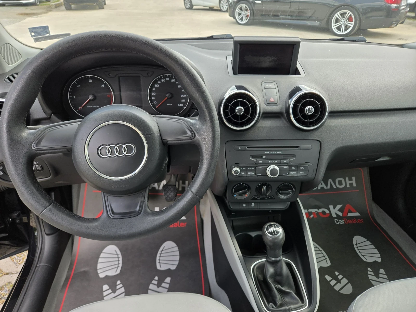 Audi A1 1.6TDI-105кс= КЛИМАТИК= НАПЪЛНО ОБСЛУЖЕН= EURO 5A, снимка 11 - Автомобили и джипове - 54714597