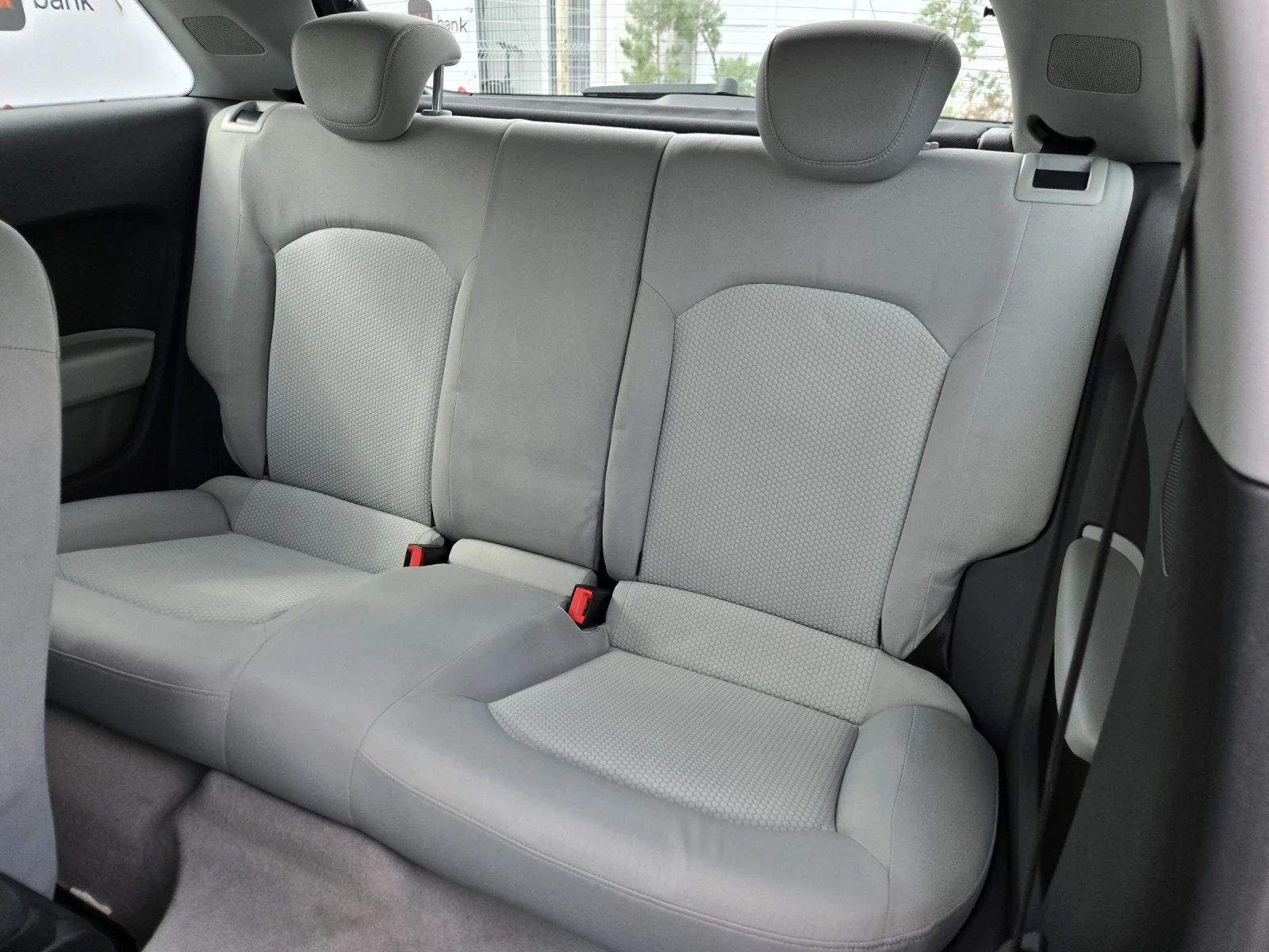 Audi A1 1.6TDI-105кс= КЛИМАТИК= НАПЪЛНО ОБСЛУЖЕН= EURO 5A, снимка 9 - Автомобили и джипове - 54714597