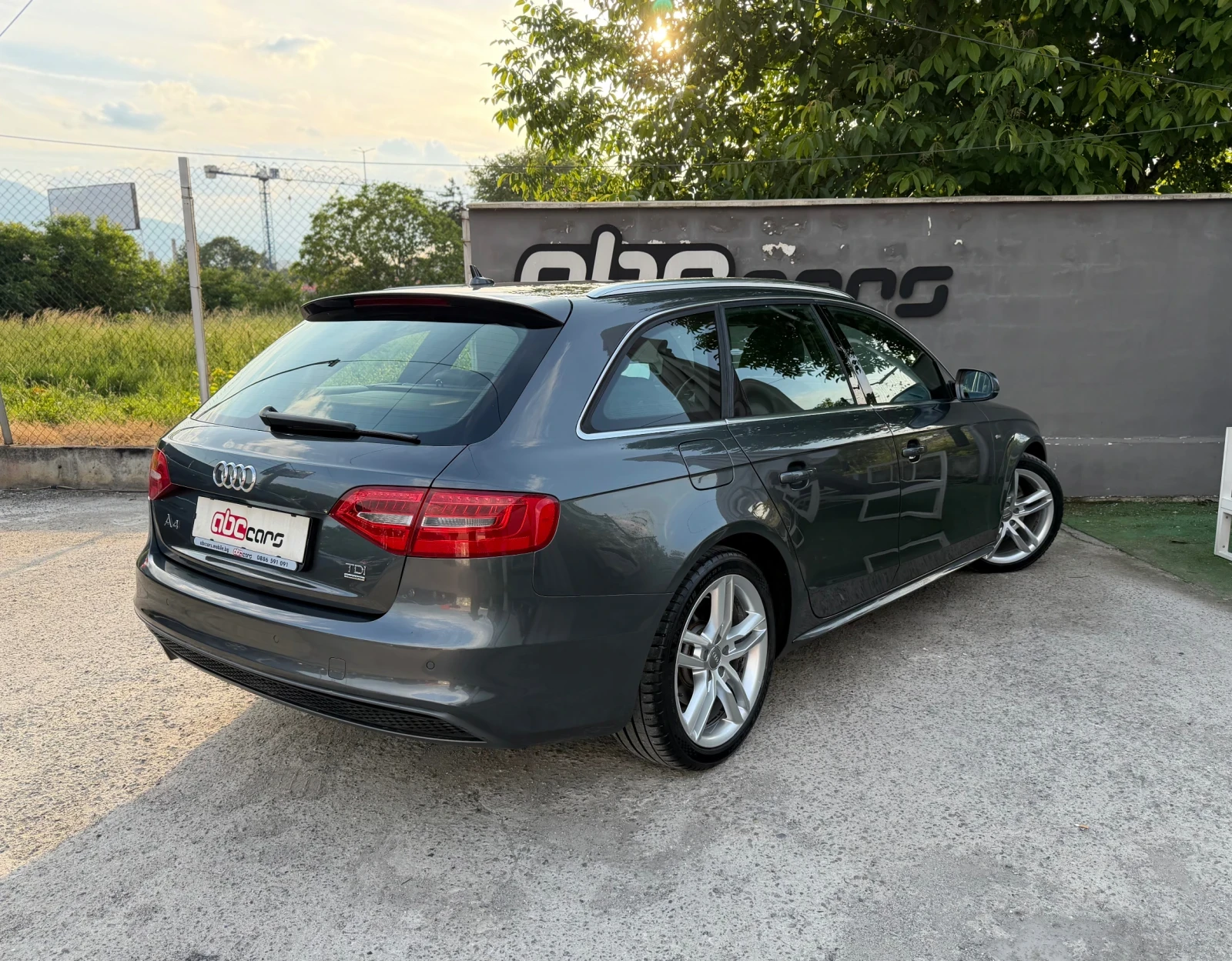 Audi A4 Avant 2.0TDI Quattro S-Line Euro6B, снимка 4 - Автомобили и джипове - 54794335