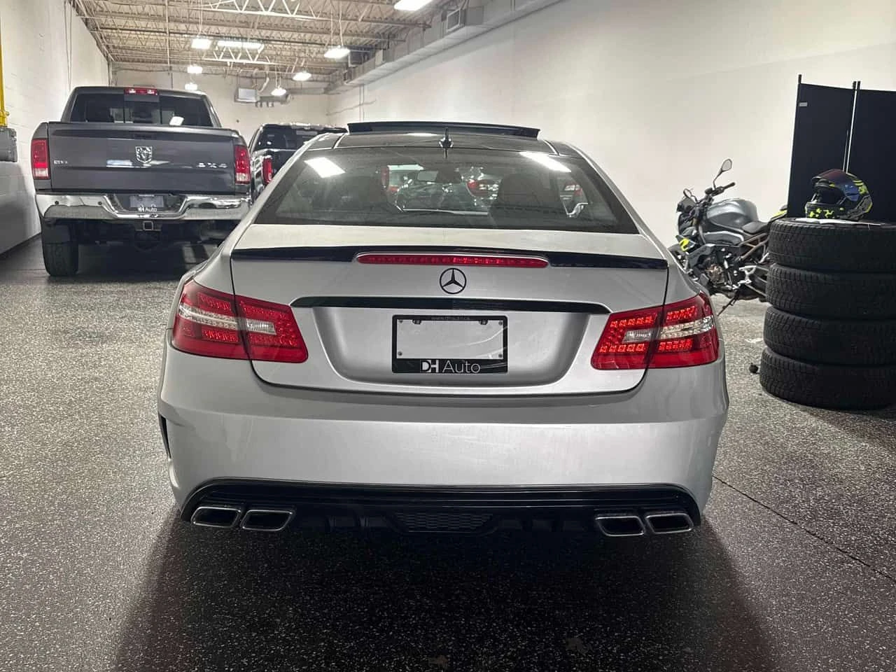 Mercedes-Benz E 350 AMG LINE/Coupe/CARFAX/ФИНАНСИРАНЕ, снимка 4 - Автомобили и джипове - 55017220