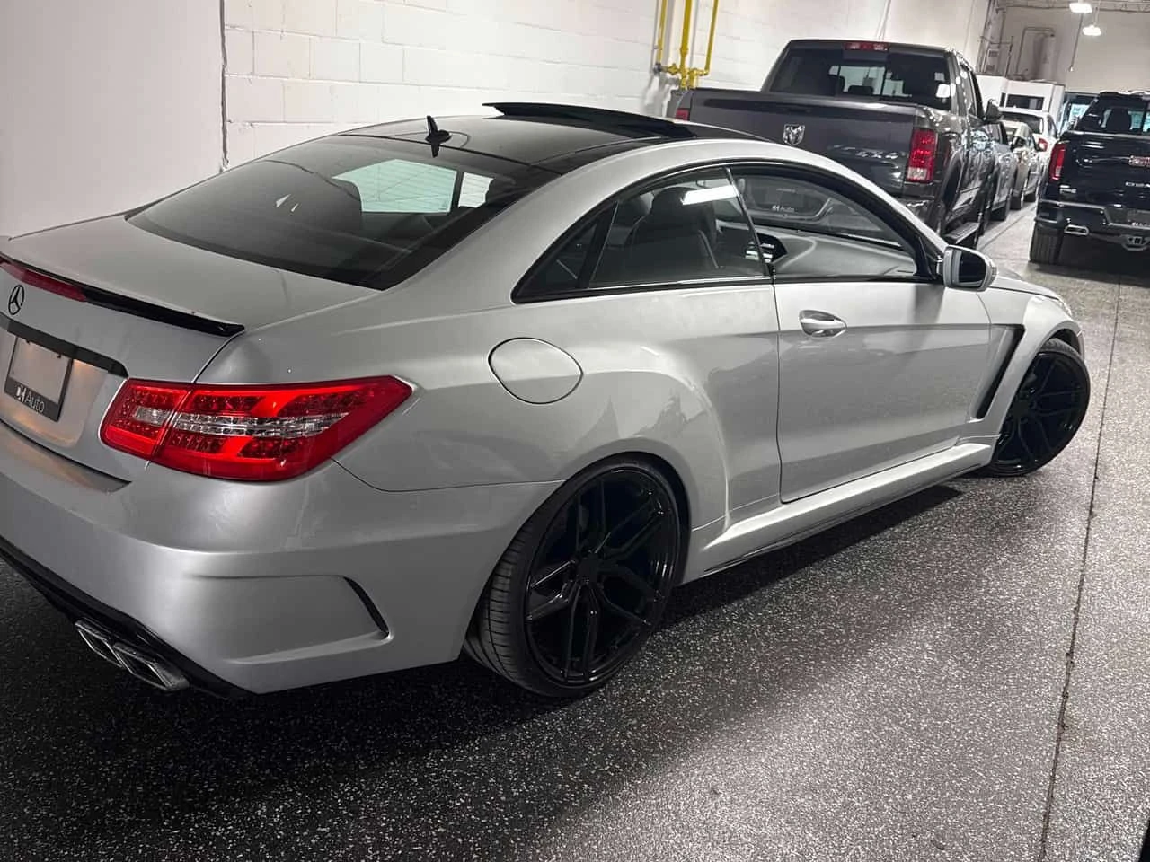 Mercedes-Benz E 350 AMG LINE/Coupe/CARFAX/ФИНАНСИРАНЕ, снимка 3 - Автомобили и джипове - 55017220