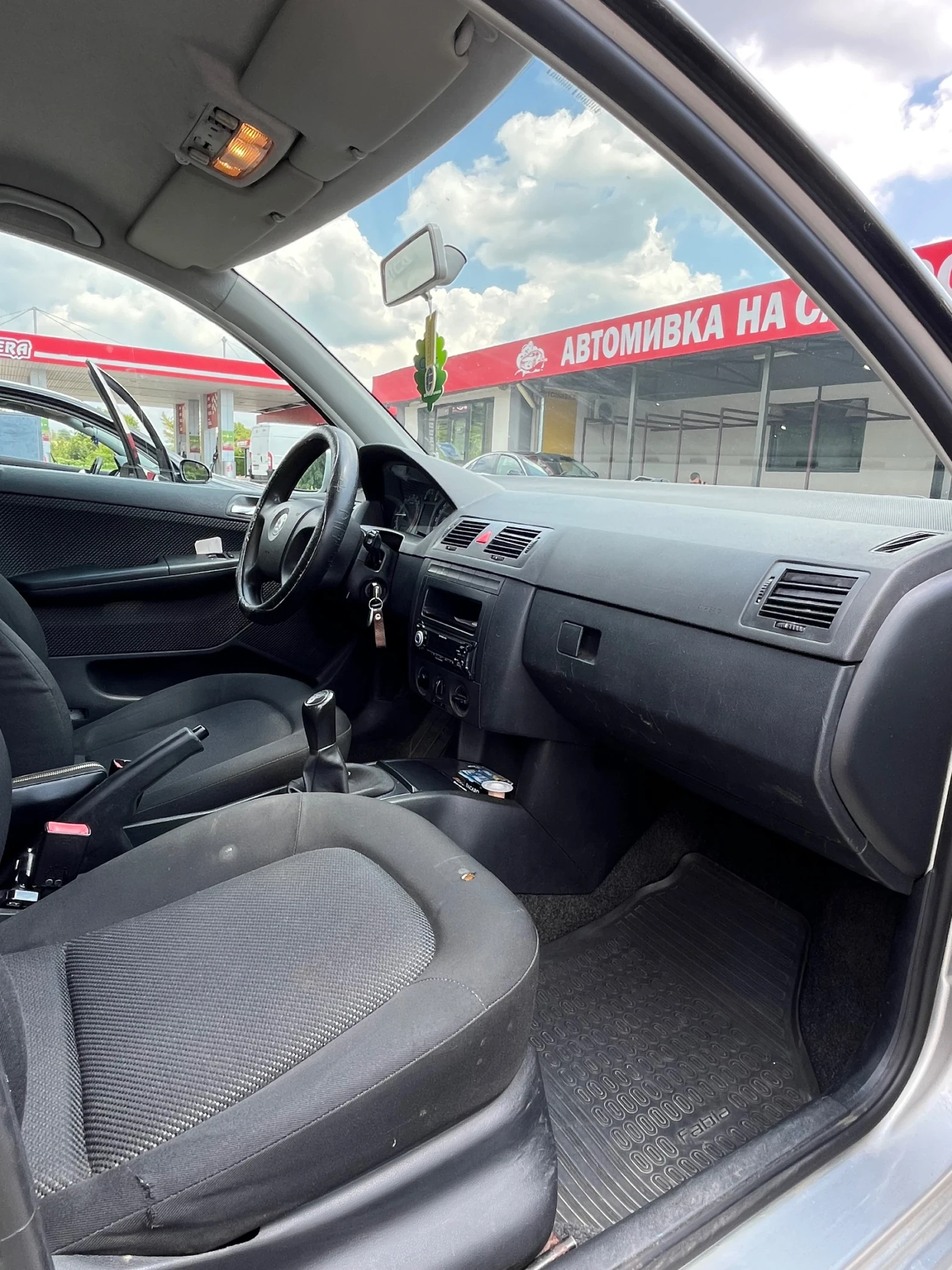 Skoda Fabia, снимка 16 - Автомобили и джипове - 55376729