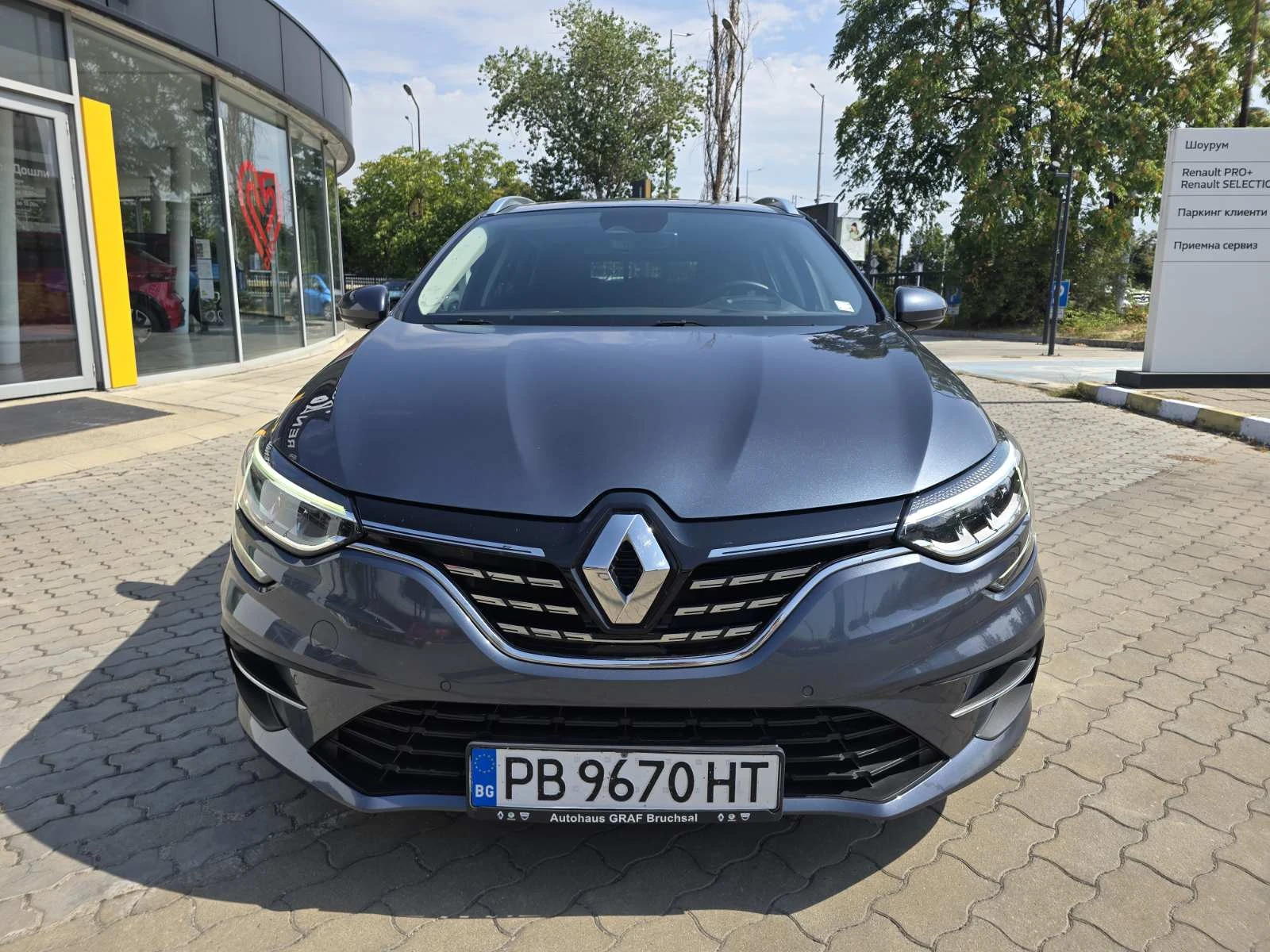 Renault Megane 1.3 TCE, снимка 2 - Автомобили и джипове - 55852341