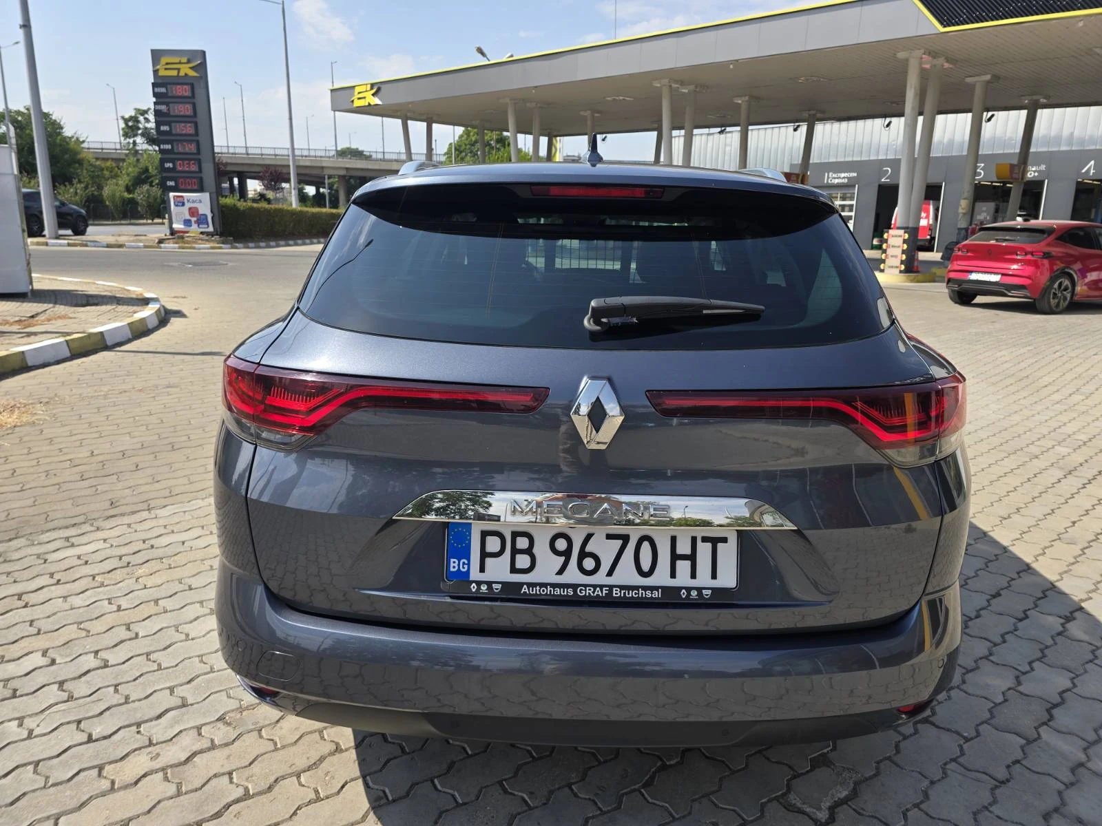 Renault Megane 1.3 TCE, снимка 5 - Автомобили и джипове - 55852341