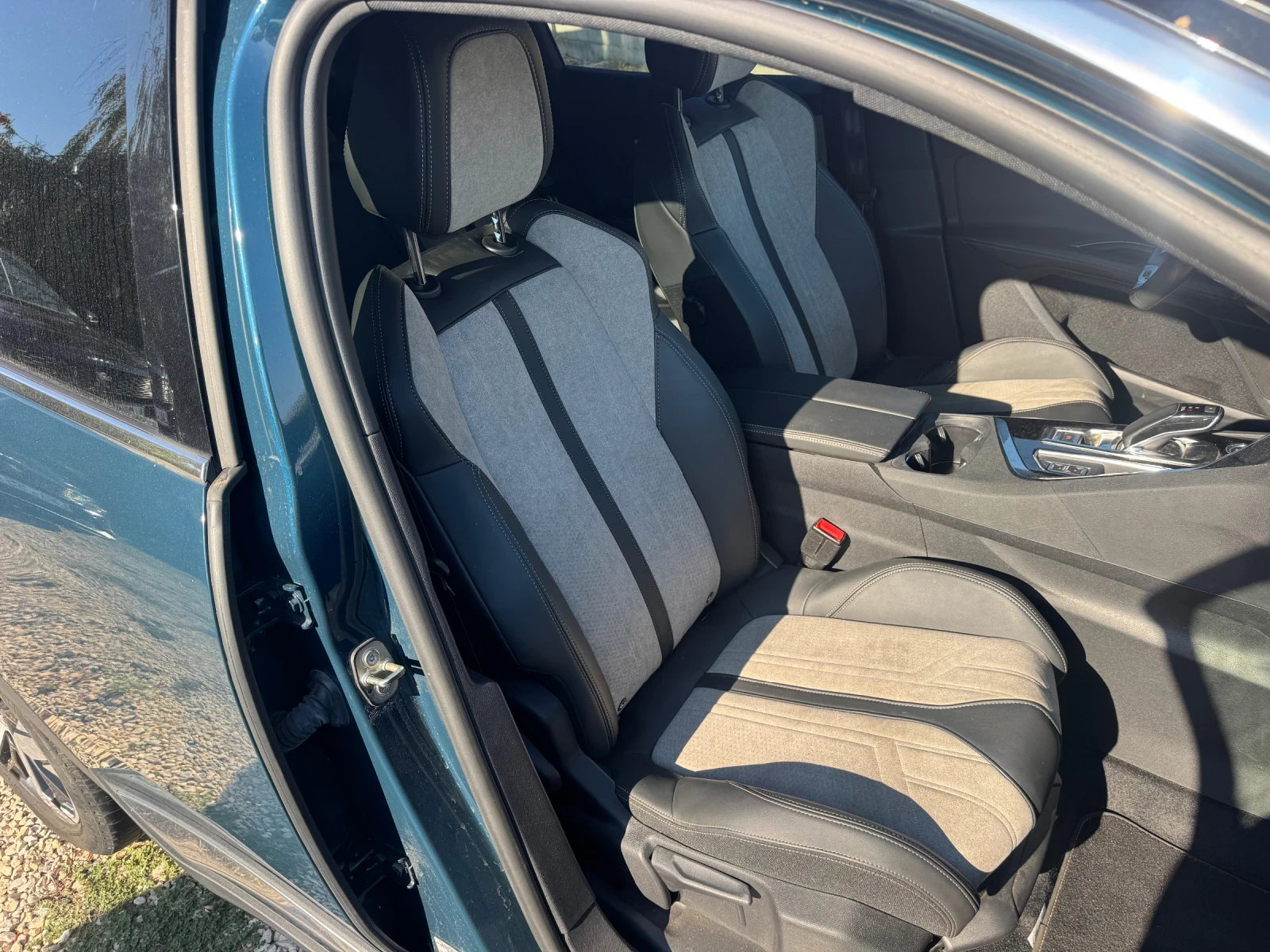 Peugeot 3008 1.6 plug in hybrid, снимка 12 - Автомобили и джипове - 56168335