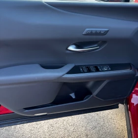 Lexus UX 300h F Sport Handling AWD, снимка 11