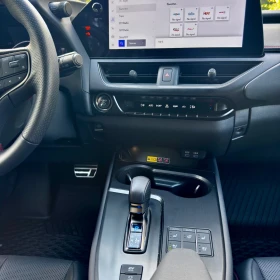 Lexus UX 300h F Sport Handling AWD, снимка 10