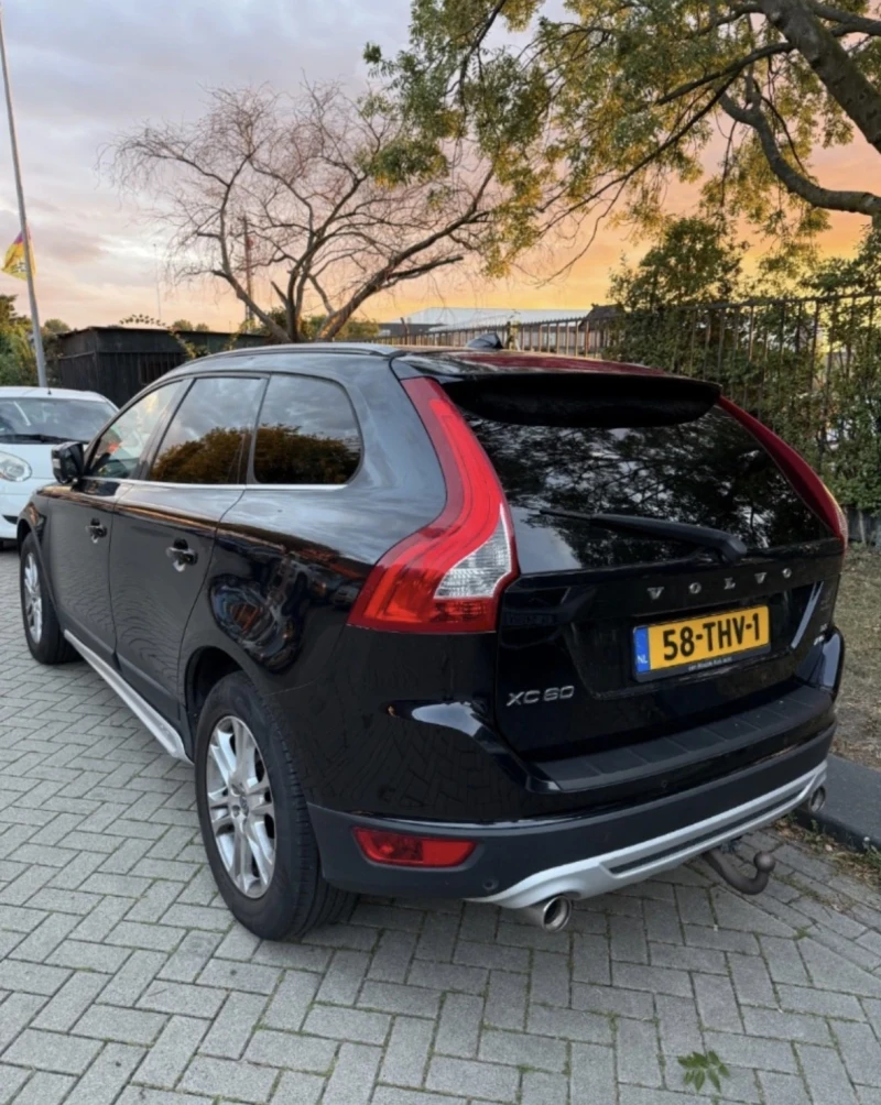 Volvo XC60 R_Desing , снимка 4 - Автомобили и джипове - 52525529