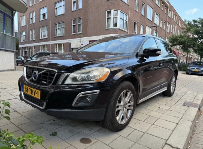 Volvo XC60 R_Desing , снимка 2 - Автомобили и джипове - 52525529