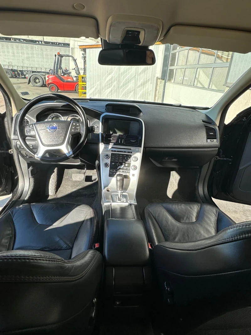 Volvo XC60 R_Desing , снимка 16 - Автомобили и джипове - 52525529