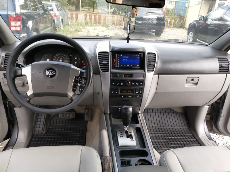 Kia Sorento 3.5 V6 AVTOMAT GAZ UNIKAT , снимка 10 - Автомобили и джипове - 53474627