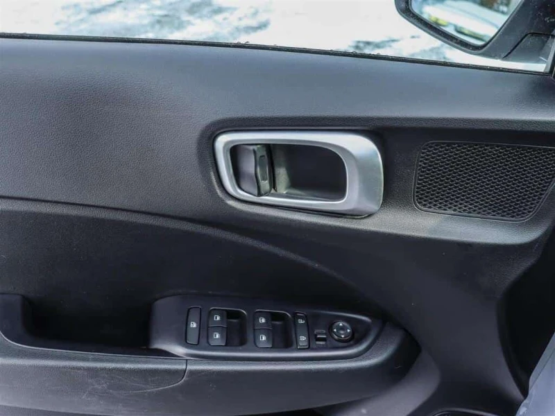 Hyundai Venue * PREFERRED | CARPLAY | HTD SEATS | KEYLESS | BLIN, снимка 6 - Автомобили и джипове - 53521736