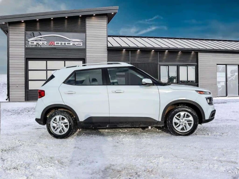 Hyundai Venue * PREFERRED | CARPLAY | HTD SEATS | KEYLESS | BLIN, снимка 3 - Автомобили и джипове - 53521736