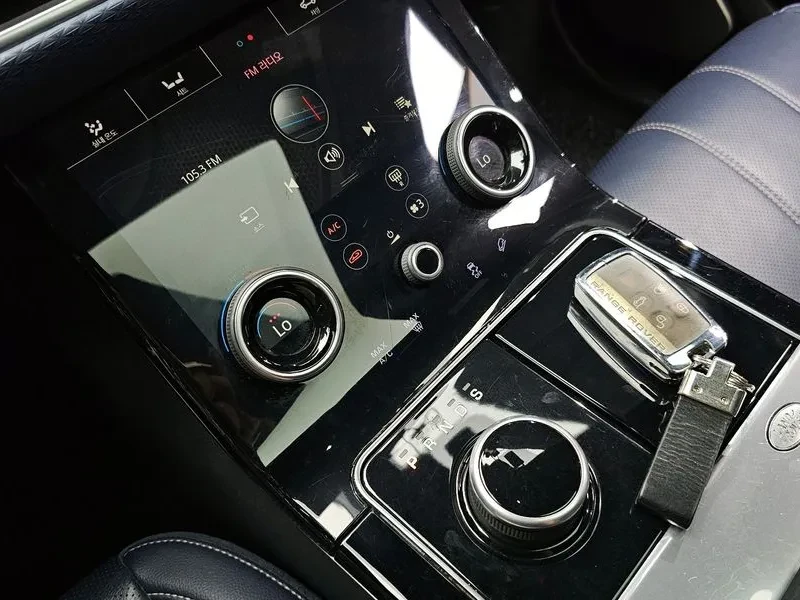 Land Rover Range Rover Velar 2.0 D240 R-Dynamic Se, снимка 9 - Автомобили и джипове - 54515220