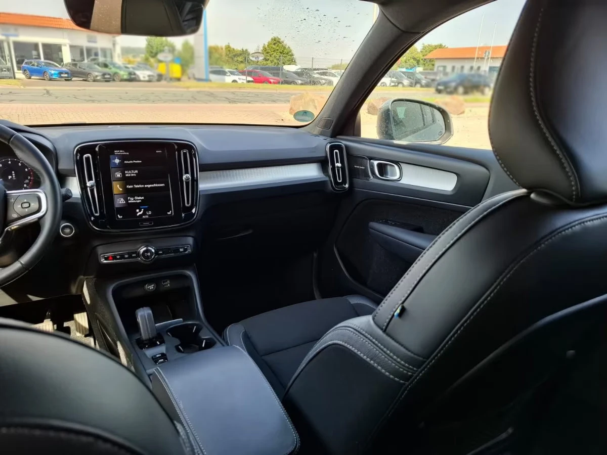 Volvo XC40 T4-MOMENTUMPRO/190HP/NAVI/CAM/ACC/LED/DIGI/168g - изображение 9