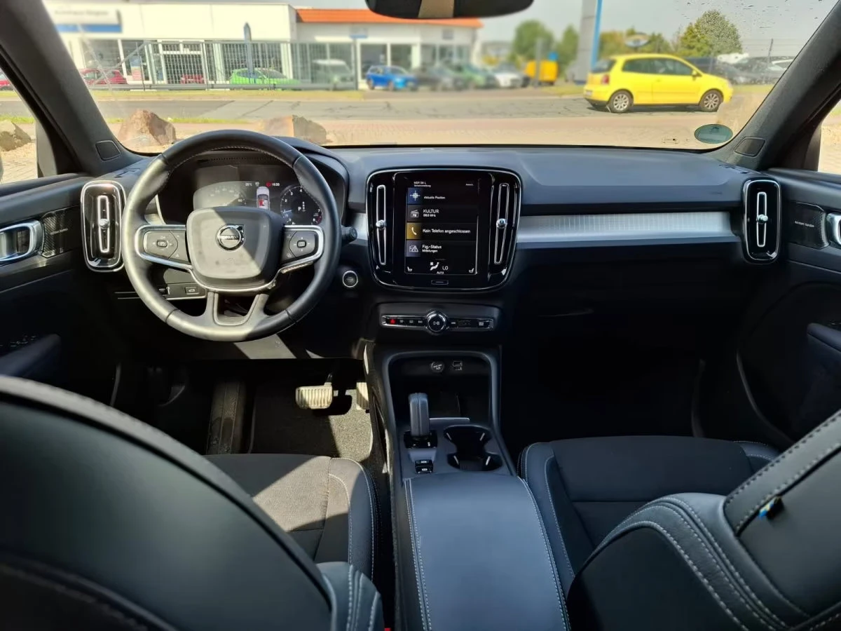Volvo XC40 T4-MOMENTUMPRO/190HP/NAVI/CAM/ACC/LED/DIGI/168g - изображение 8