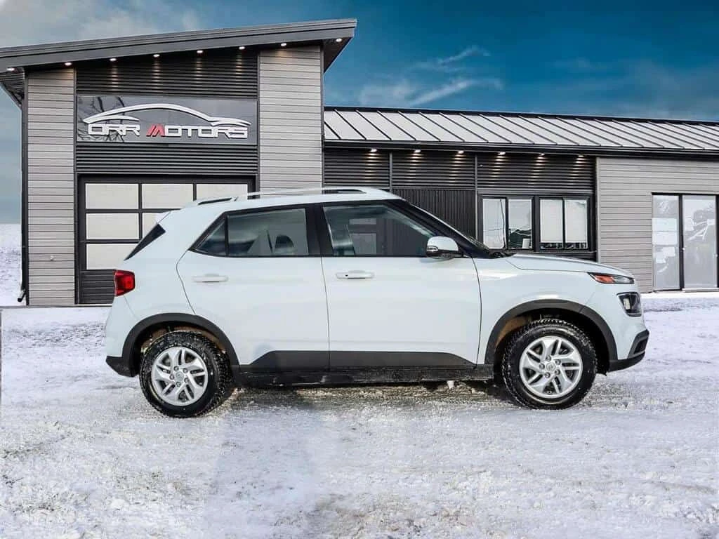 Hyundai Venue * PREFERRED | CARPLAY | HTD SEATS | KEYLESS | BLIN - изображение 3