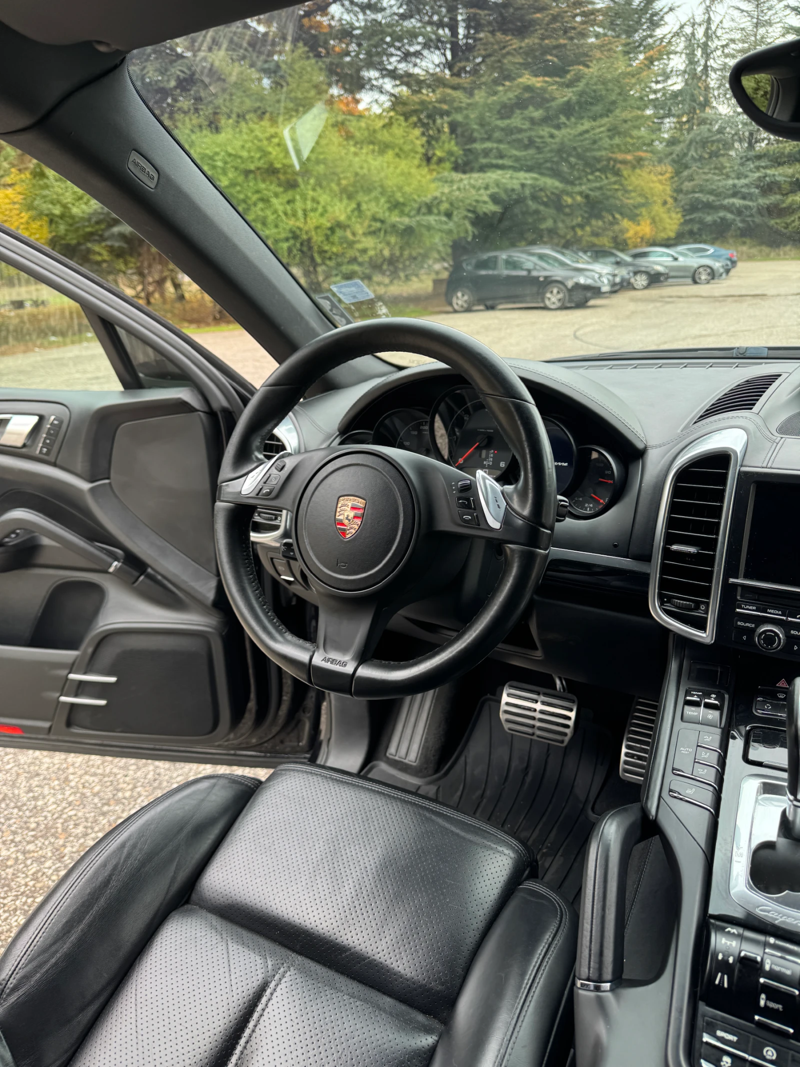 Porsche Cayenne 3.0 Diesel / PANORAMA / ОБСЛУЖЕН / РЕГИСТРИРАН, снимка 14 - Автомобили и джипове - 53904746