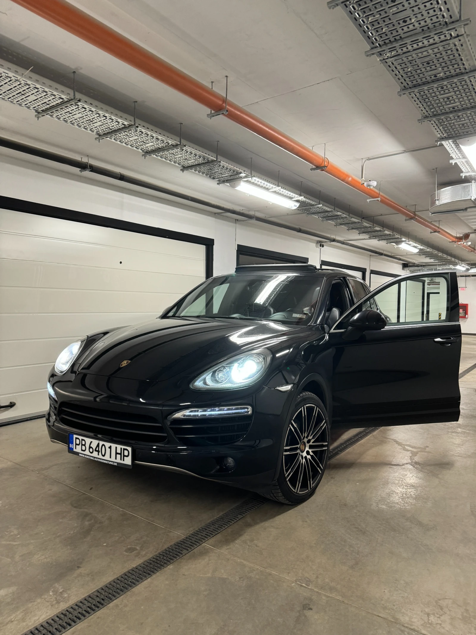 Porsche Cayenne 3.0 Diesel / PANORAMA / ОБСЛУЖЕН / РЕГИСТРИРАН
