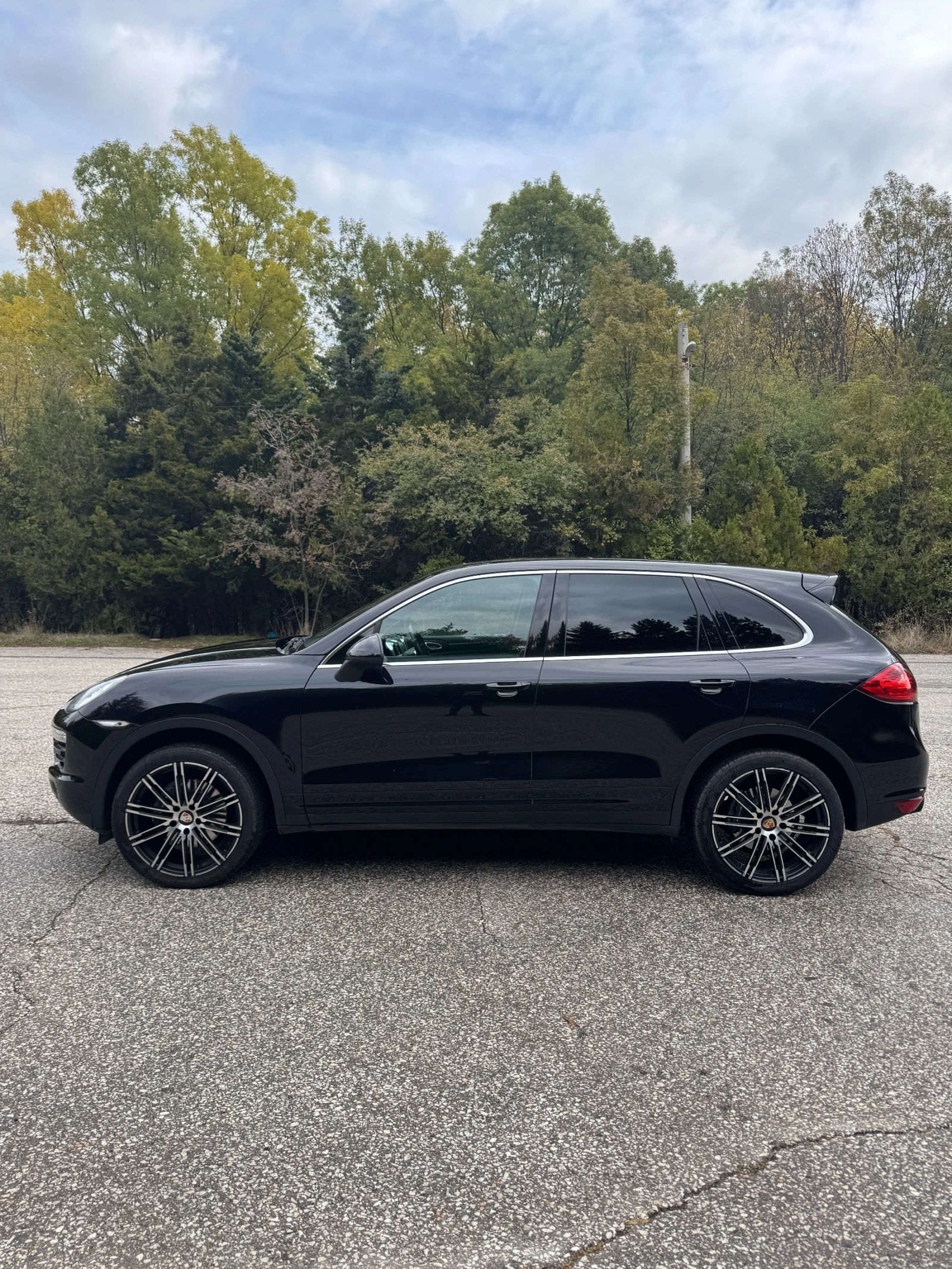 Porsche Cayenne 3.0 Diesel / PANORAMA / ОБСЛУЖЕН / РЕГИСТРИРАН, снимка 7 - Автомобили и джипове - 53904746