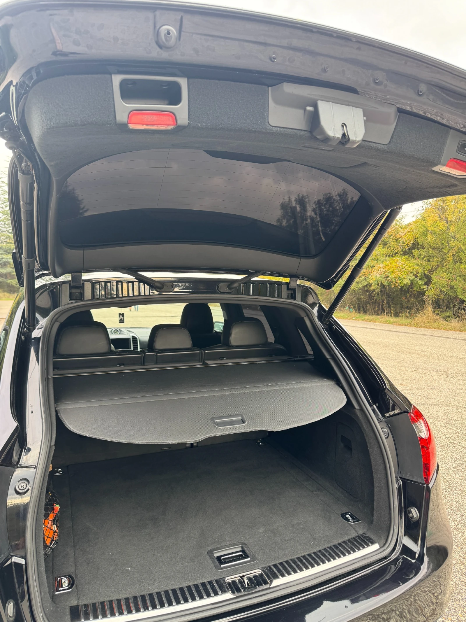 Porsche Cayenne 3.0 Diesel / PANORAMA / ОБСЛУЖЕН / РЕГИСТРИРАН, снимка 16 - Автомобили и джипове - 53904746