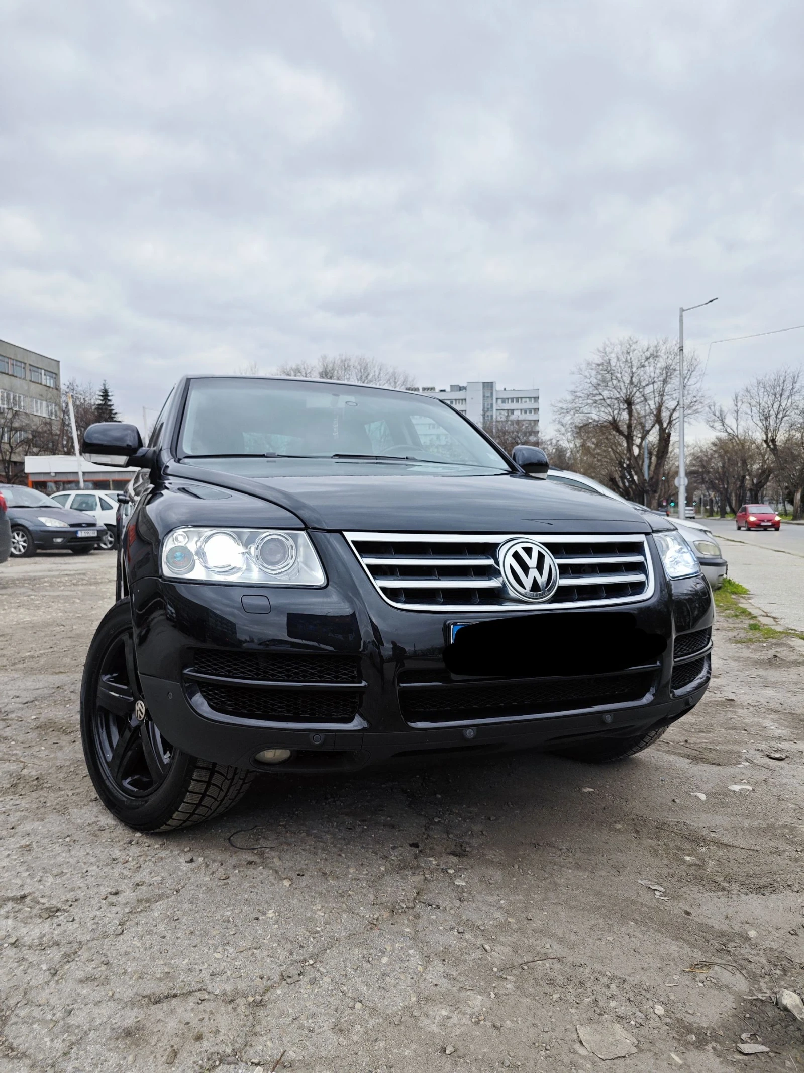 VW Touareg, снимка 2 - Автомобили и джипове - 53941962