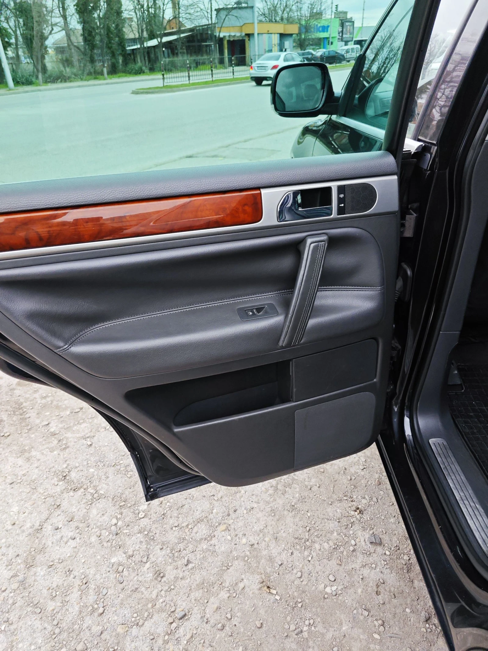 VW Touareg, снимка 12 - Автомобили и джипове - 53941962