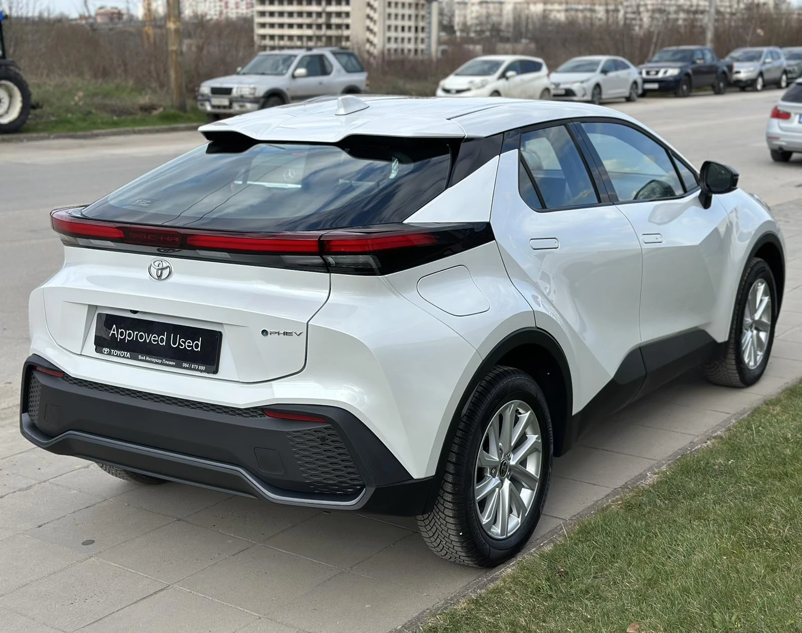 Toyota C-HR 2.0 PHEV Cool, снимка 6 - Автомобили и джипове - 54339202