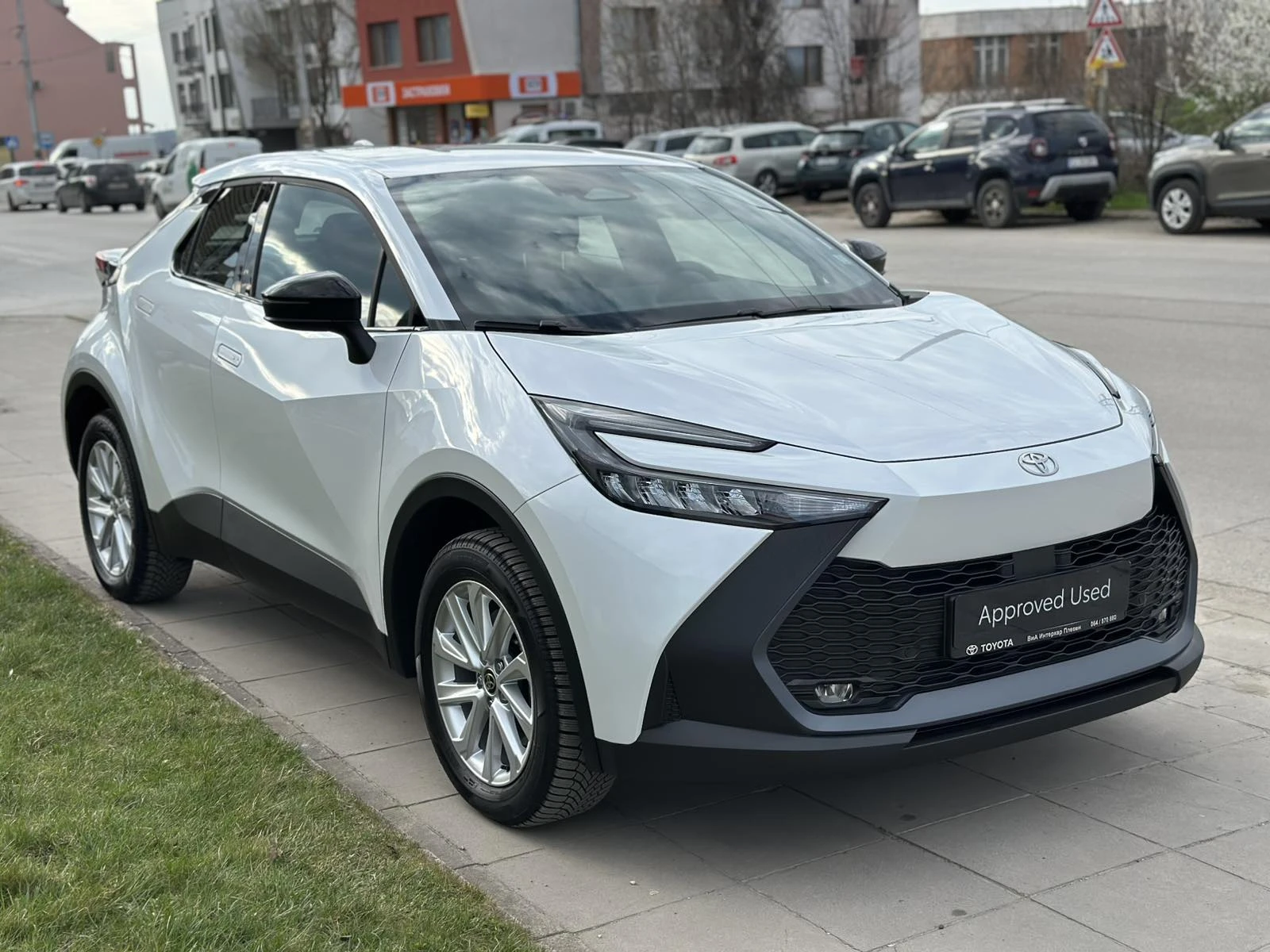 Toyota C-HR 2.0 PHEV Cool, снимка 8 - Автомобили и джипове - 54339202
