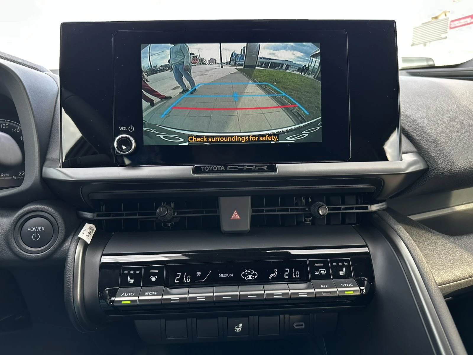 Toyota C-HR 2.0 PHEV Cool, снимка 13 - Автомобили и джипове - 54339202